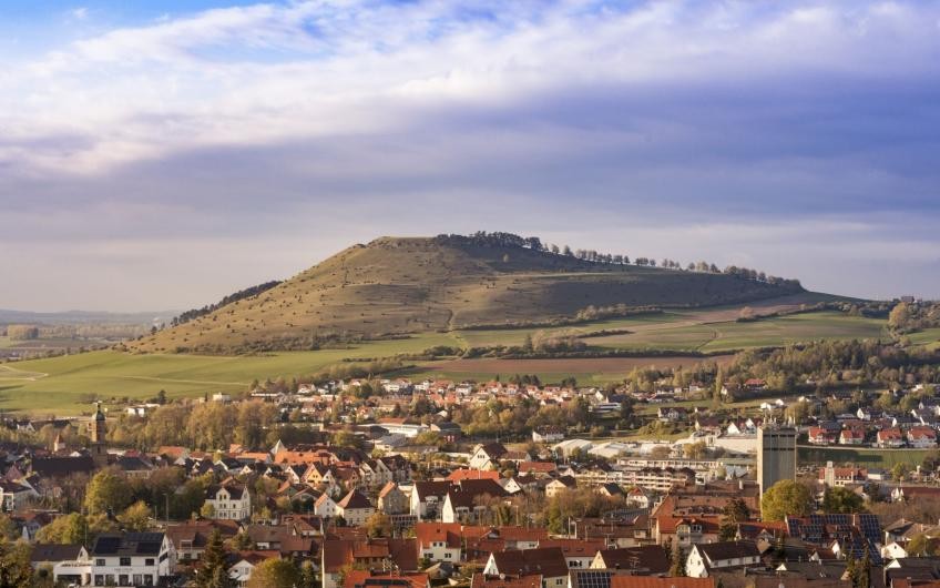 Blick von der Stadt Bopfingen auf den Ipf