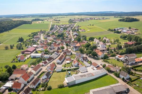 Der Teilort Unterriffingen aus der Vogelperspektive