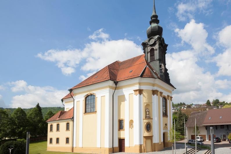 Außenaufnahme der Wallfahrtskirche Flochberg