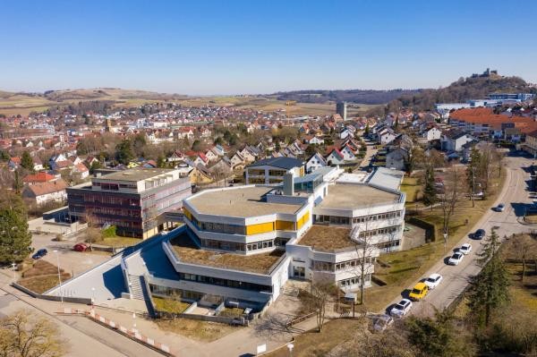 Eine Luftaufnahme der Realschule Bopfingen