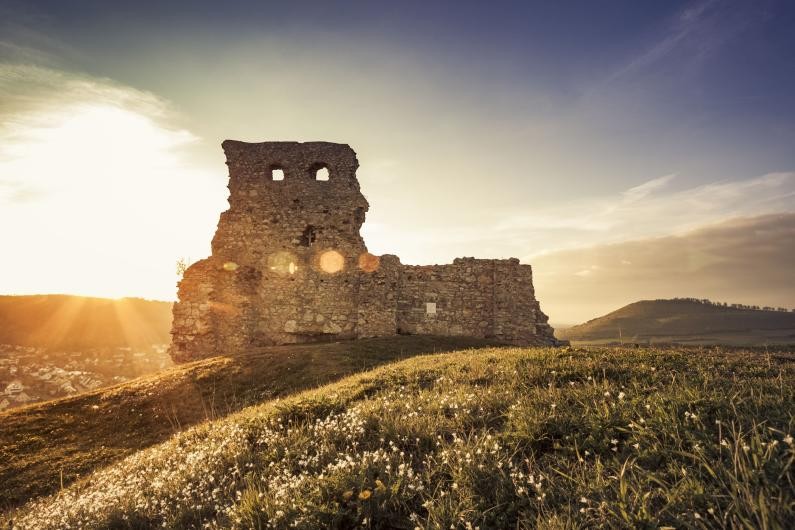 Ein Blick auf die Burgruine Flochberg