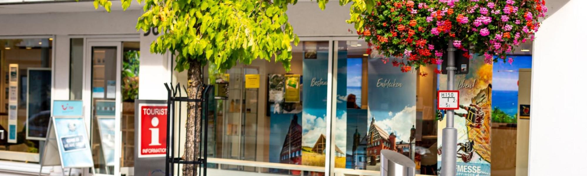 Schild vor der Tourist-Information in Bopfingen Schild vor der Tourist-Information in Bopfingen