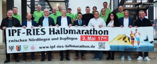 Die Organisatoren und Sponsoren des Ipf-Ries-Halbmarathons 2025